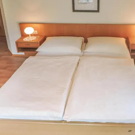Two-bedroom In Apartamento *